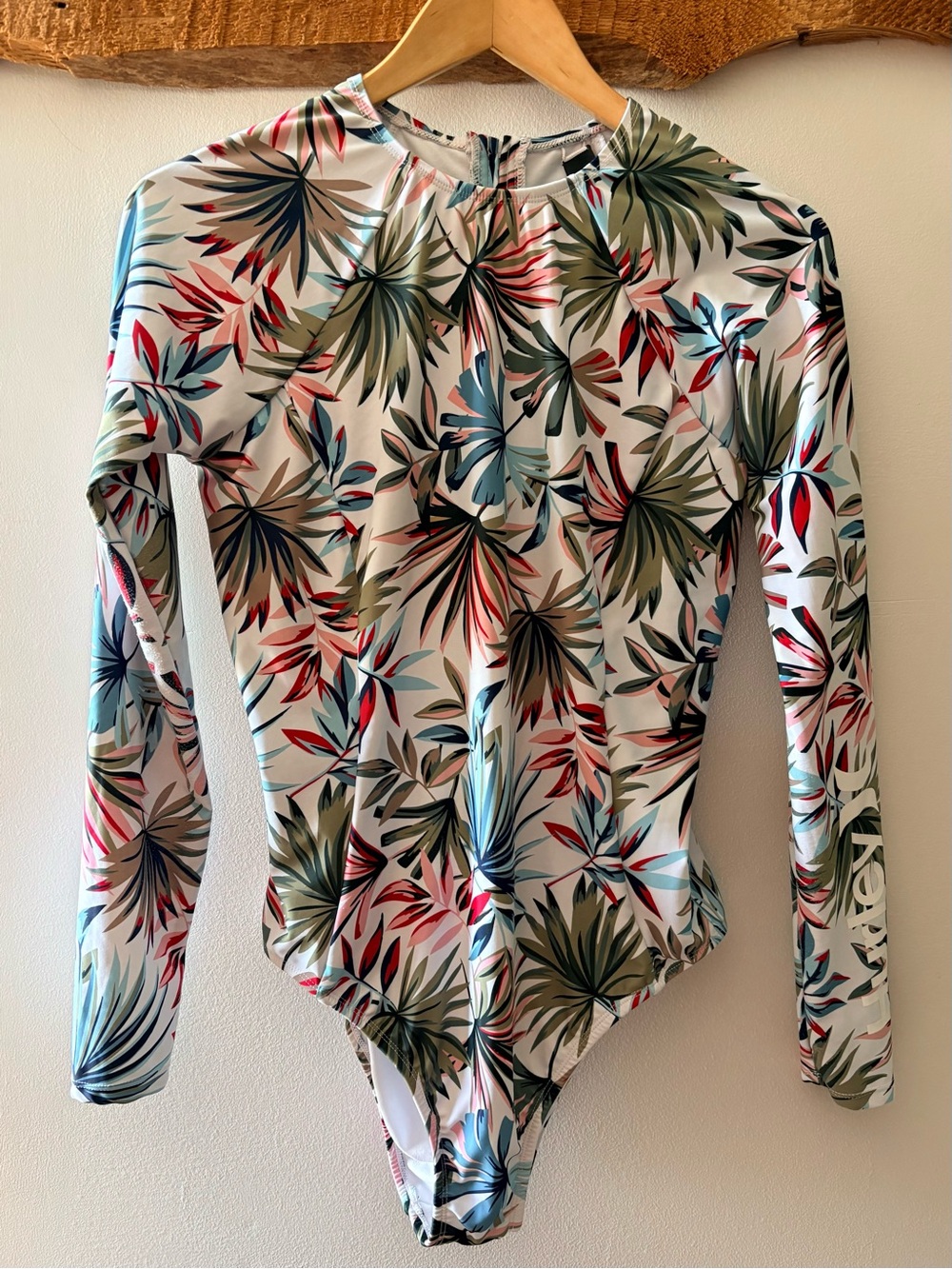 Hurley—Long-Sleeve One Piece Swim Sun Rash Guard, White Tropical Floral (XL)